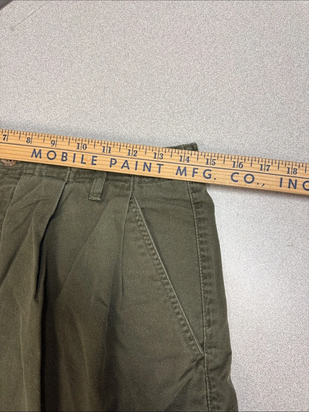 Vintage Y2K‎ Hunt Club Olive Green Pleated Chino Walking Shorts Size 10